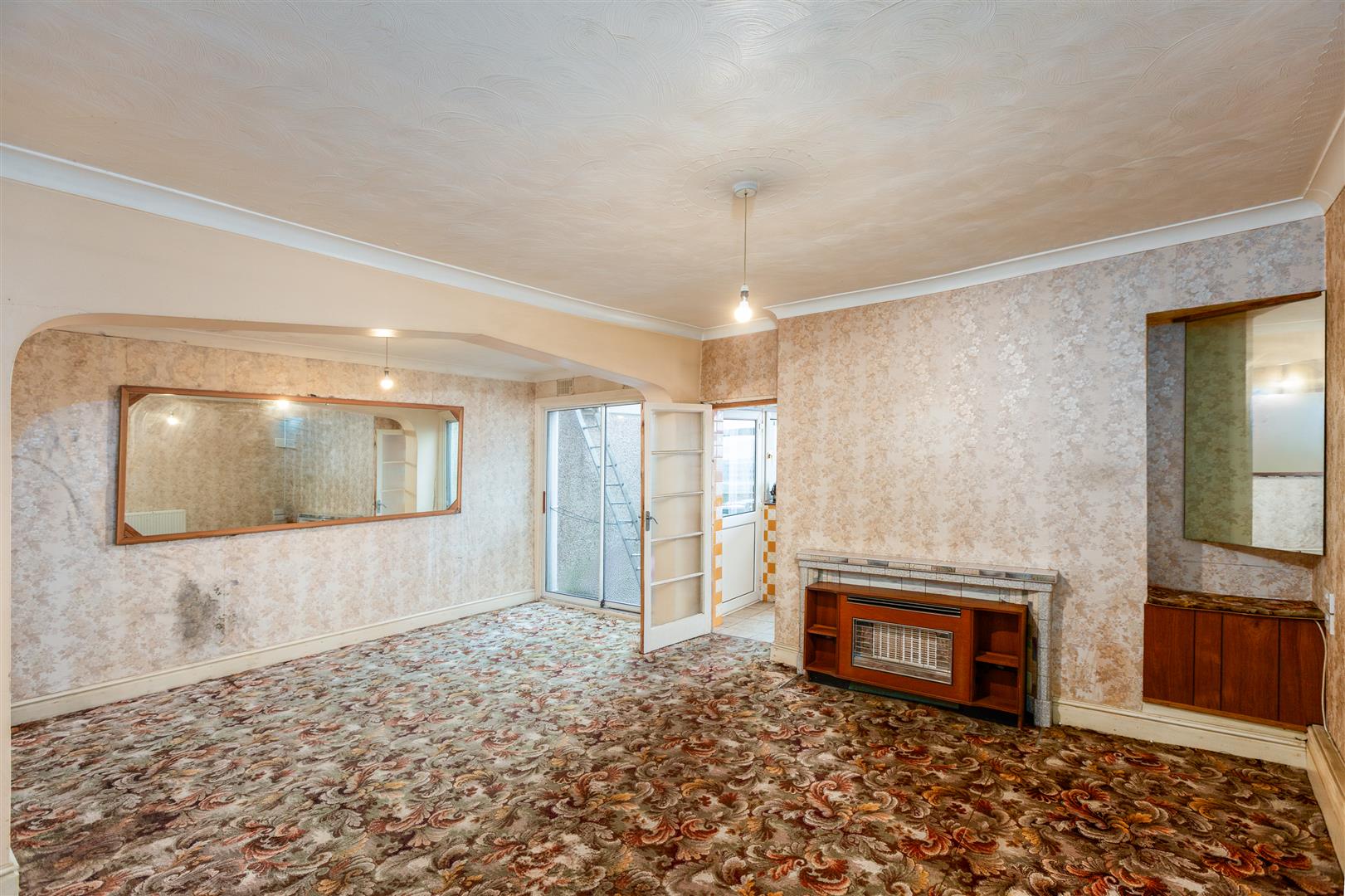 Longford Crescent, St. Thomas, Swansea, SA1 8HS